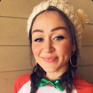 Meet your Posher, Caitlin